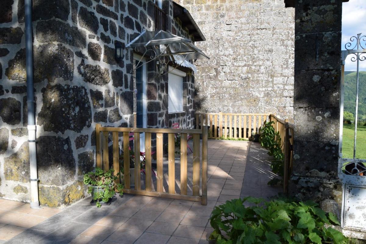 Gite 4 Personnes Dans Le Cantal Animaux Bienvenus Lascelle Buitenkant foto